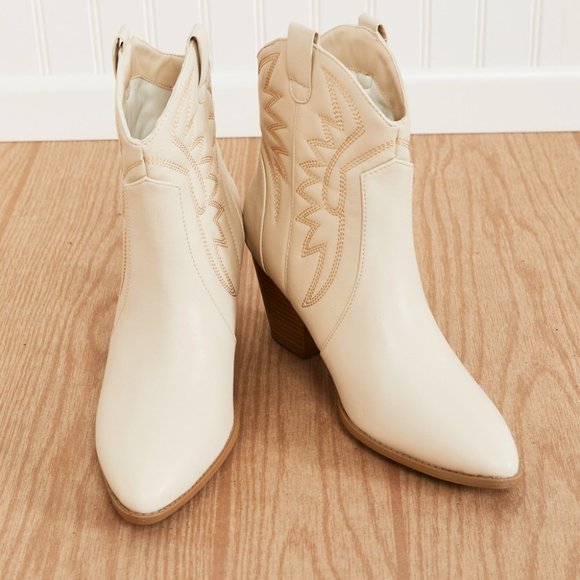 East Lion Corp Texas Trip Embroidered Cowboy Booties - Picture 6 of 9